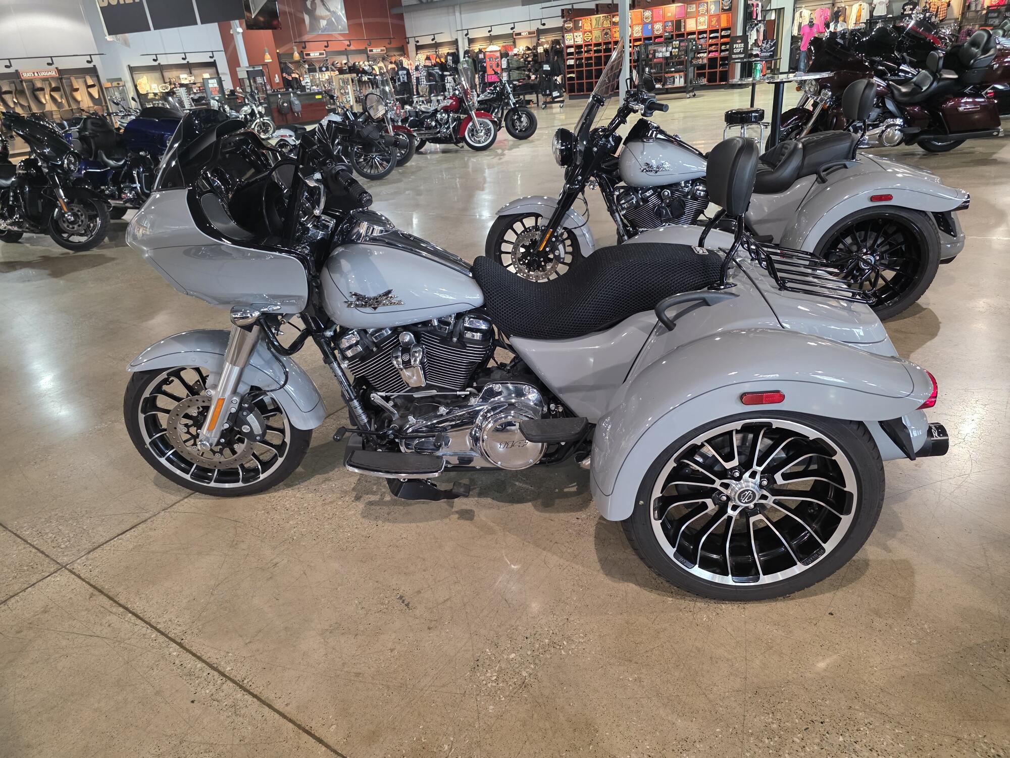 2024 Harley-Davidson® Road Glide® 3 FLTRT