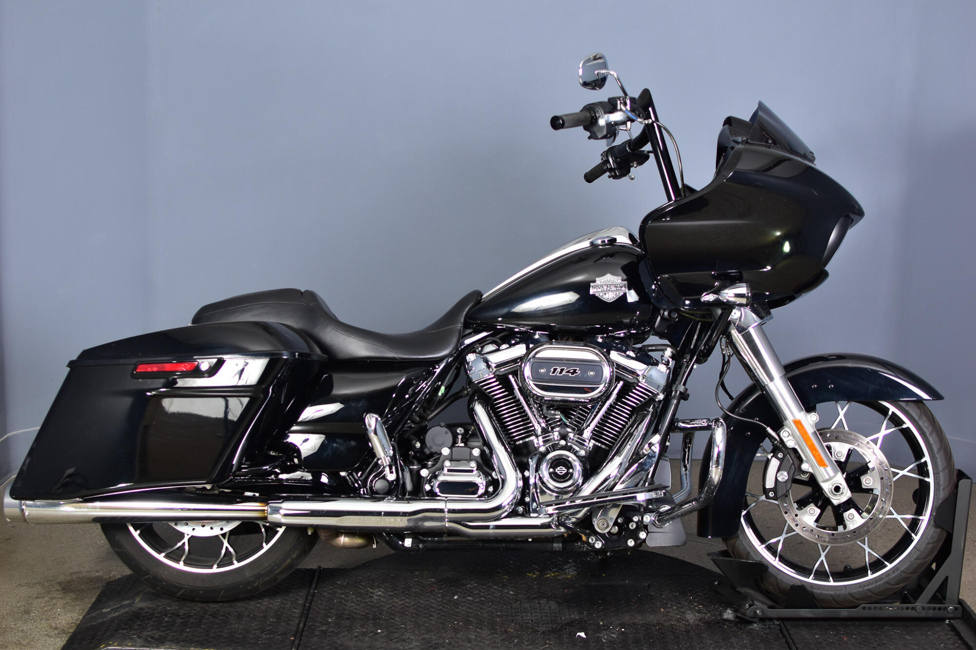 2021 Harley-Davidson® Road Glide® Special Vivid Black | Desert