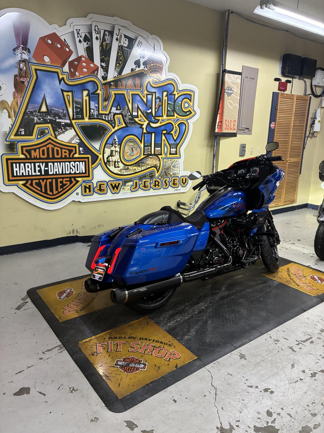 2026 Harley-Davidson® CVO Road Glide ST Electric Coast FLTRXSTSE, photo 6