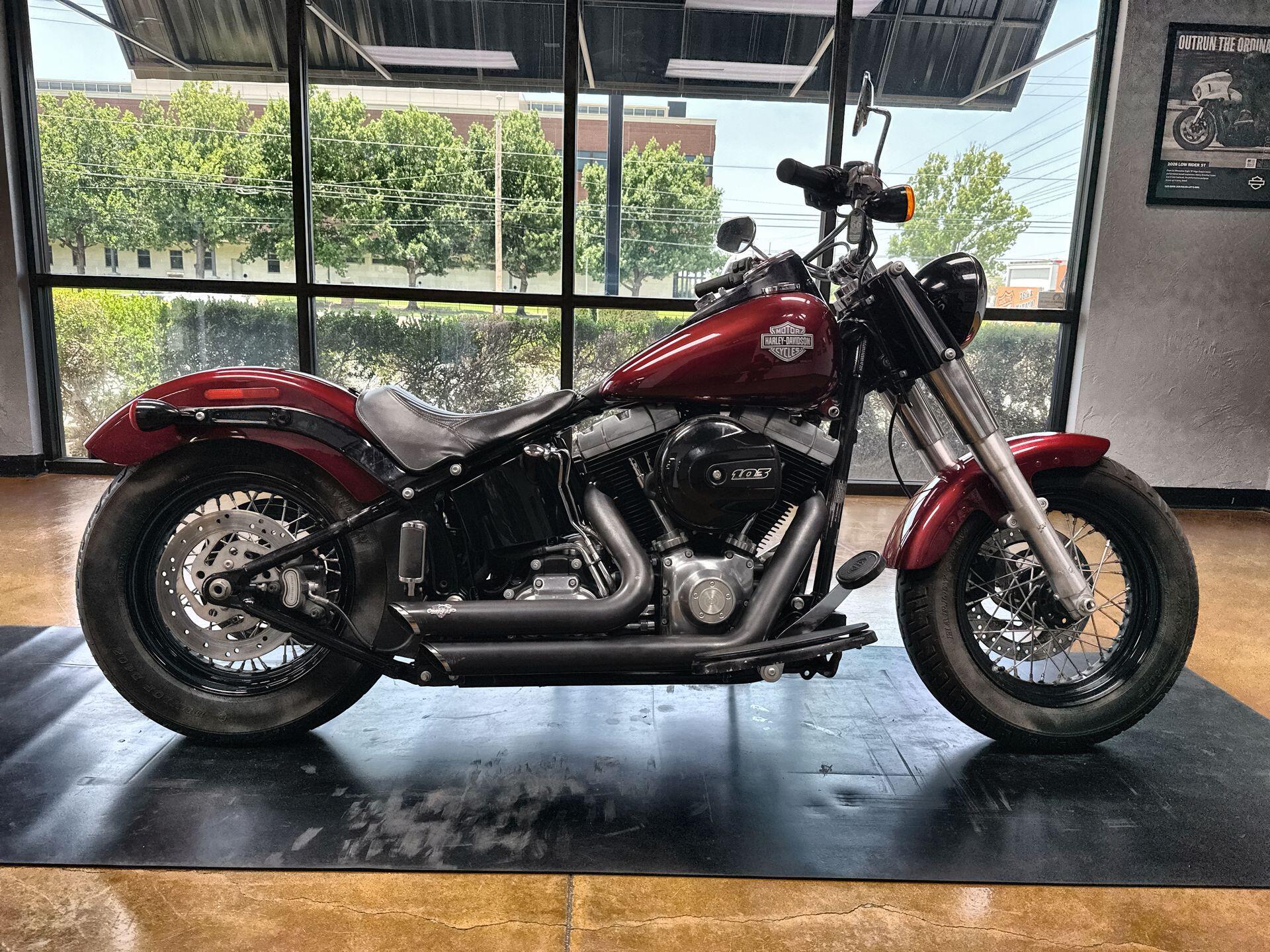 2016 Harley-Davidson® Softail Slim® Velocity Red Sunglo