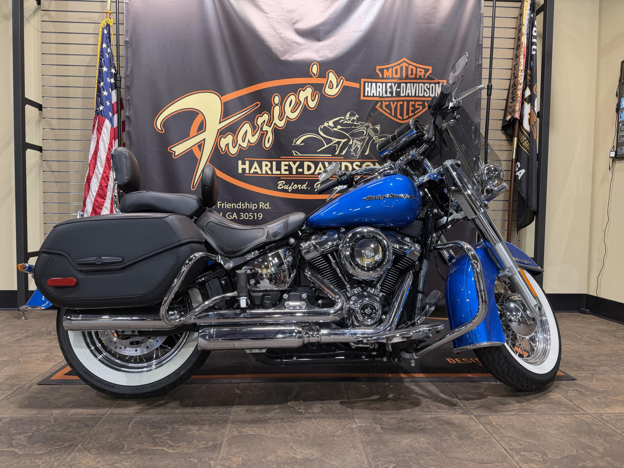 2018 Harley-Davidson® Deluxe ELECTRIC BLUE W/PINSTRIPE