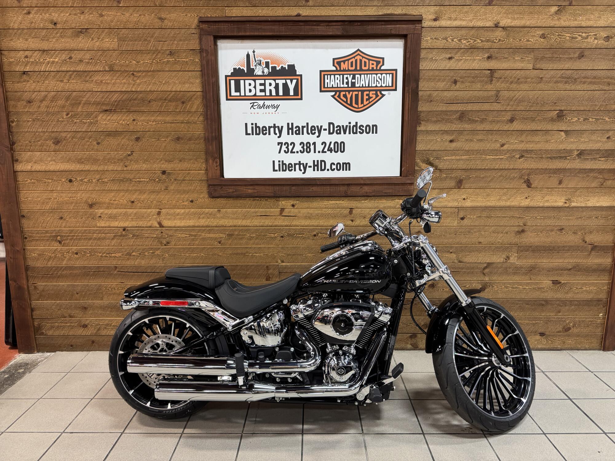 2026 Harley-Davidson® Breakout® Vivid Black Chrome Trim FXBR