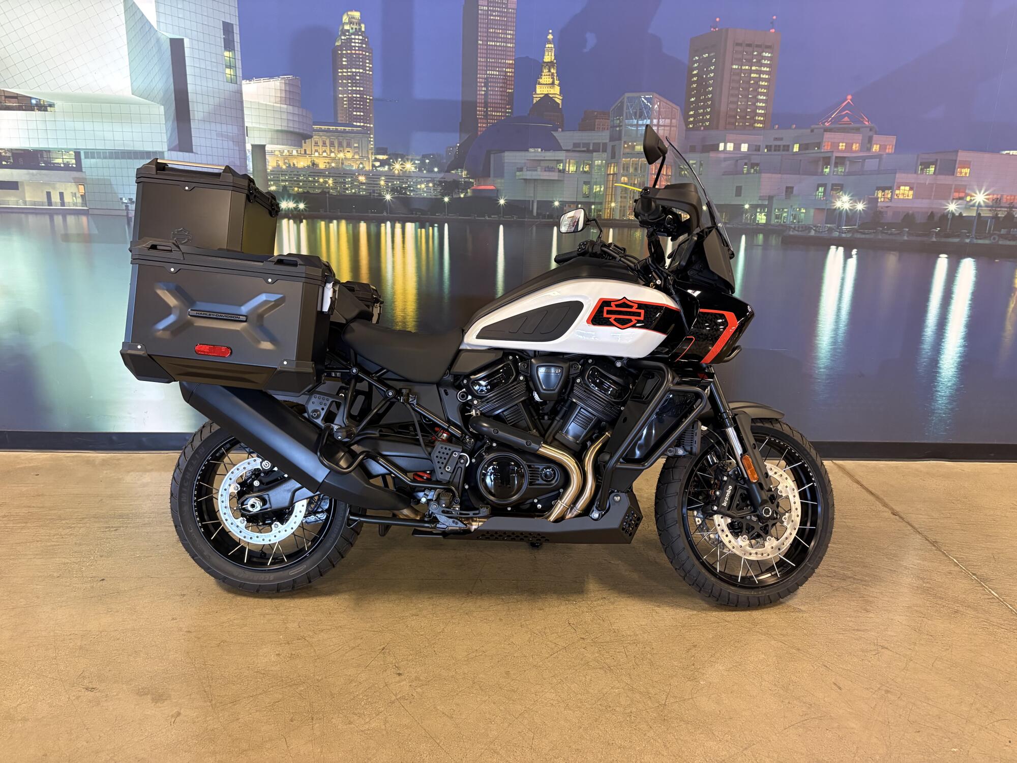 2026 Harley-Davidson® Pan America 1250 Limited RA1250L