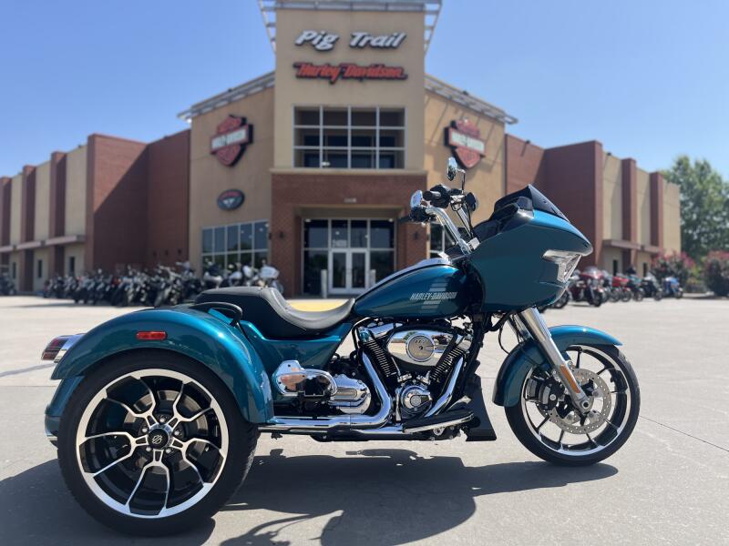 2026 Harley-Davidson® FLTRT Road Glide 3 Teal Thunder