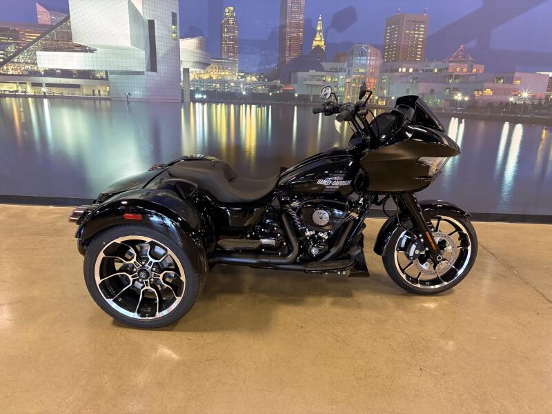 FLTRT 2026 Road Glide 3