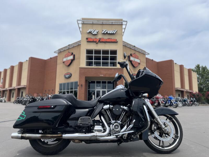 2019 Harley-Davidson® FLTRX Road Glide® Vivid Black 656104