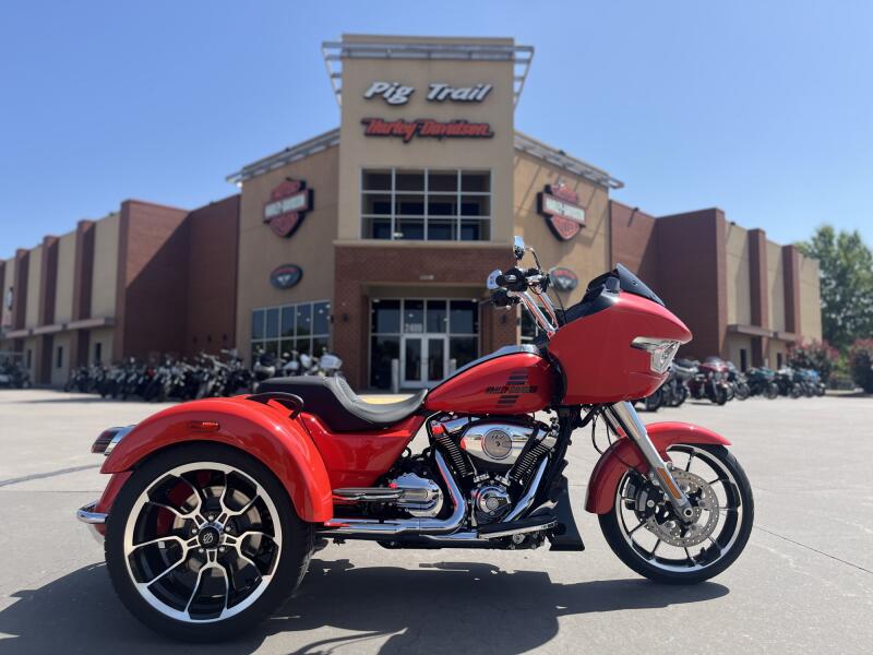 2026 Harley-Davidson® FLTRT Road Glide 3 Blood Orange