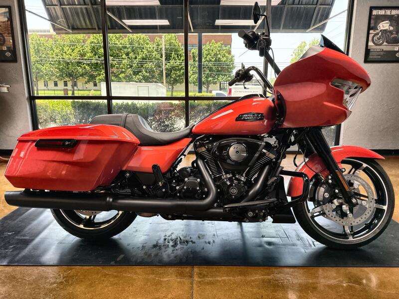2026 Harley-Davidson® Road Glide® Blood Orange Black Trim