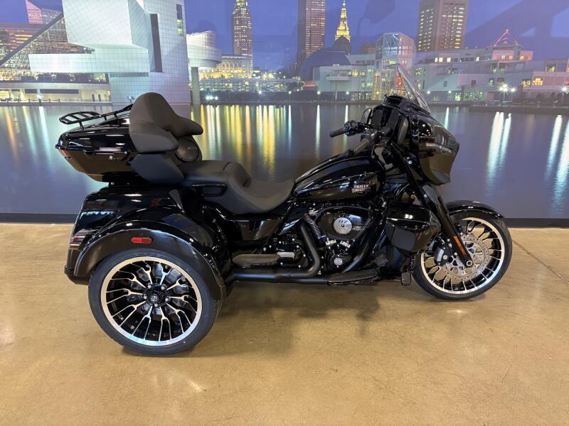 2026 Harley-Davidson® Street Glide 3 Limited FLHLT