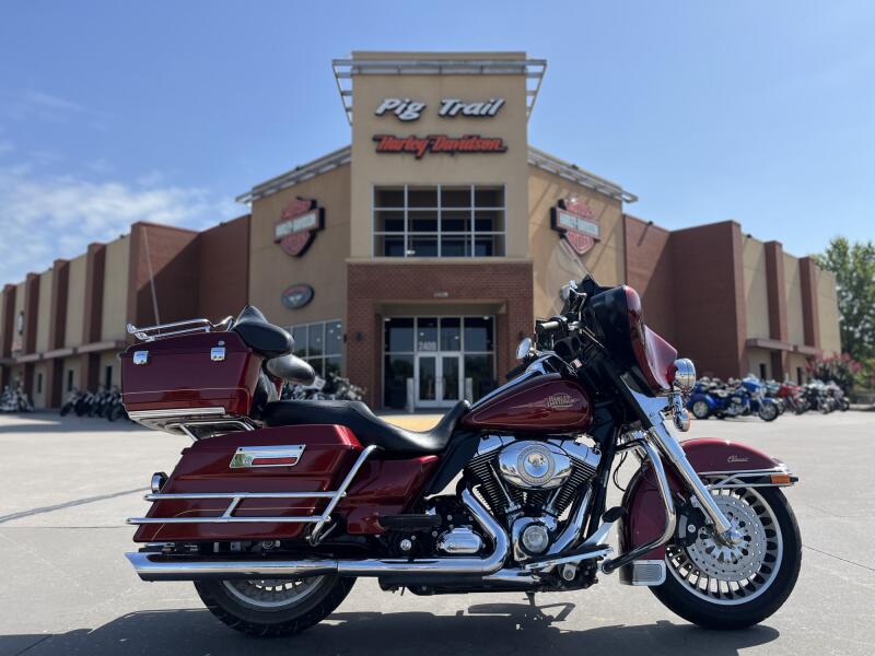 2010 Harley-Davidson® FLHTC Electra Glide® Classic RED HOT SUNGLO 634791