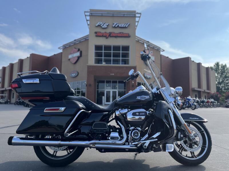 2020 Harley-Davidson® FLHR Road King® Vivid Black 648465