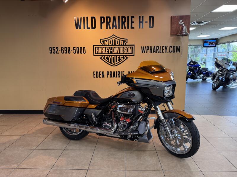 2026 Harley-Davidson® CVO Street Glide Torched Orange CVO Tri-Tone