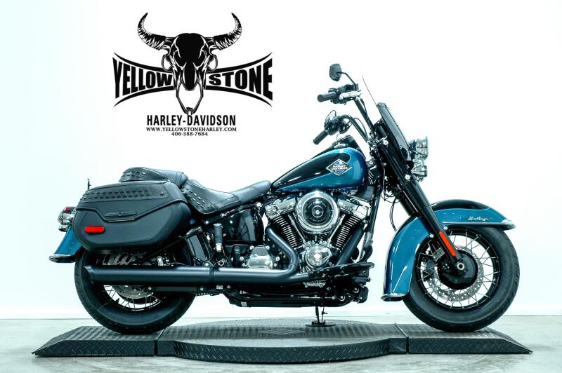 2026 Harley-Davidson® Heritage Classic Teal Thunder / Vivid Black Black Laced Wheels
