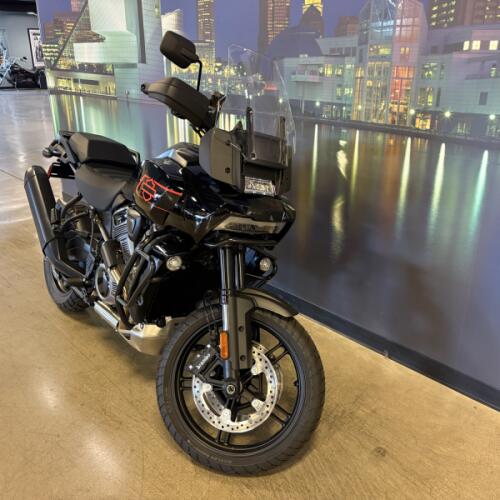2026 Harley-Davidson® Pan America® 1250 Special RA1250S thumb 1