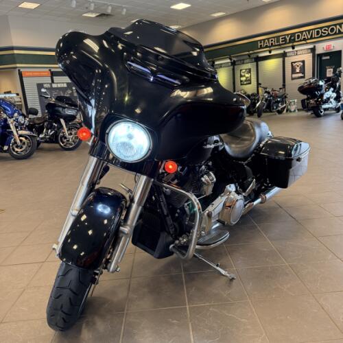 2017 Harley-Davidson Street Glide Special FLHXS thumb 1