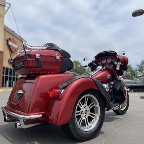 2013 Harley-Davidson® FLHTCUTG Tri Glide™ Ultra Classic® EMBR RED SUNGLO 854780 thumb 2