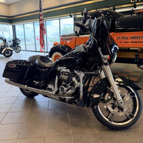 2017 Harley-Davidson Street Glide Special FLHXS thumb 2