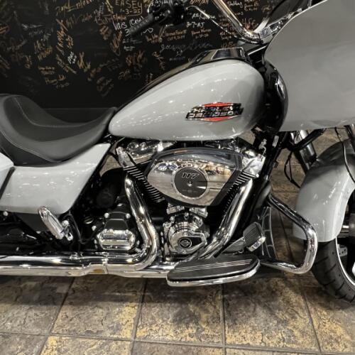 FLTRX 2025 Road Glide™ thumb 1