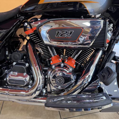 2026 Harley-Davidson® CVO Street Glide Torched Orange CVO Tri-Tone thumb 2