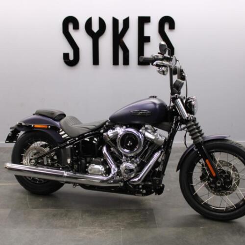 2025 Harley-Davidson FXBB Softail Street Bob 117 in Purple Abyss Denim thumb 0