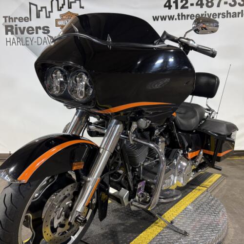 2011 Harley-Davidson® Road Glide® Custom Vivid Black Custom Orange Stripe thumb 0
