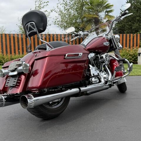 2016 Harley-Davidson® Road King® Velocity Red Sunglo thumb 2