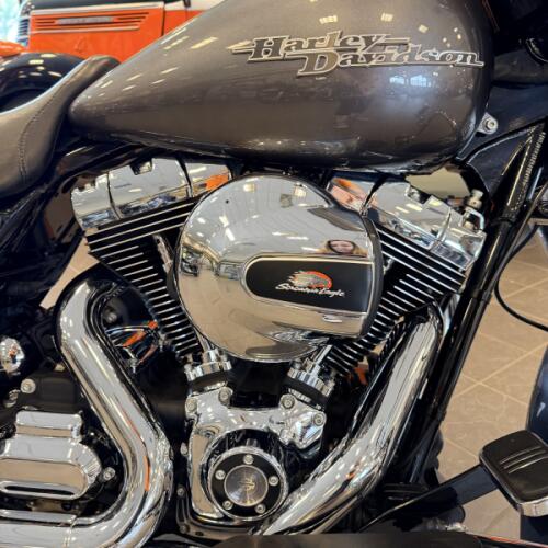 2014 Harley-Davidson Street Glide FLHX thumb 3