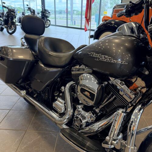 2014 Harley-Davidson Street Glide FLHX thumb 2