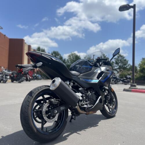 2025 Kawasaki Ninja® EX500 500 SE ABS Passion Metallic Matte Dark Gray A54738U thumb 2