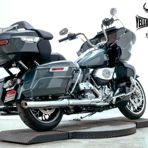 2026 Harley-Davidson® Road Glide Limited Iron Horse Metallic Chrome Trim thumb 3