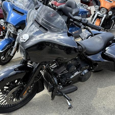 2020 Harley-Davidson® Street Glide® Special thumb 2