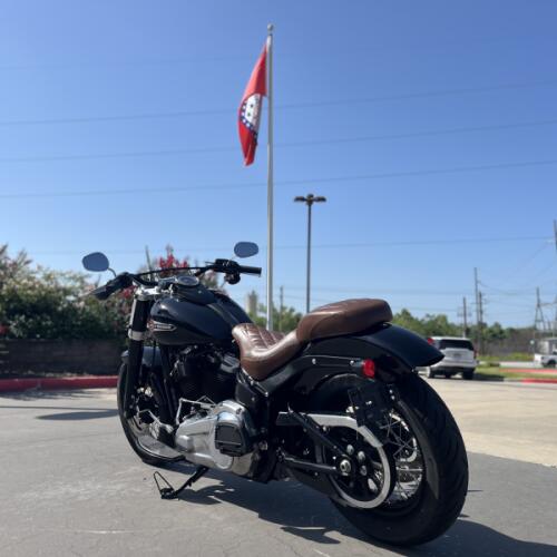 2020 Harley-Davidson® FLSL Softail Slim® Black Denim 071998 thumb 0