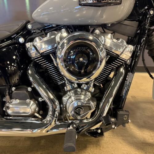 FXBB 2026 Street Bob® thumb 3