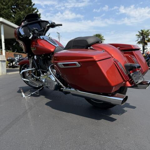 2024 Harley-Davidson® Street Glide® Whiskey Fire thumb 1