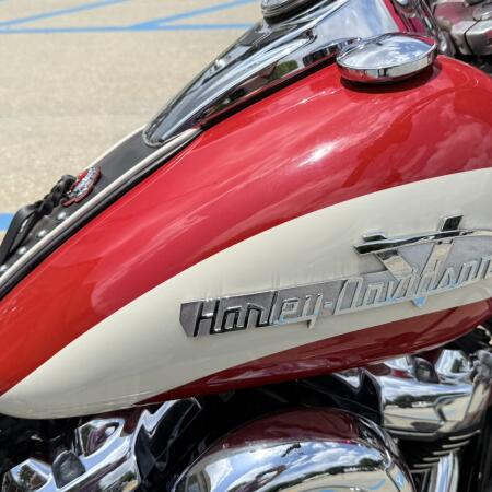 2024 Harley-Davidson® Hydra-Glide Revival thumb 2