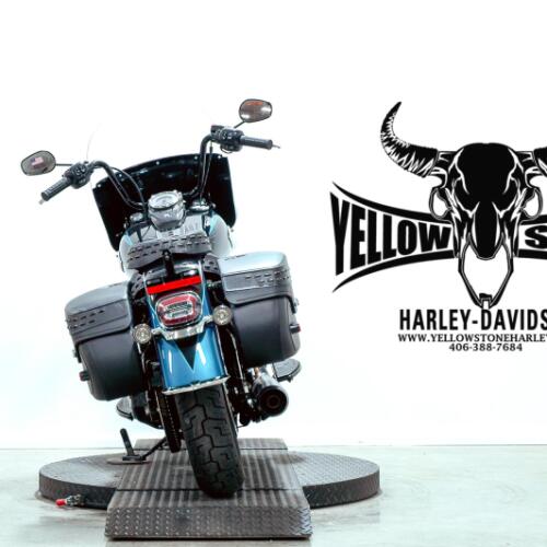 2026 Harley-Davidson® Heritage Classic Teal Thunder / Vivid Black Black Laced Wheels thumb 2