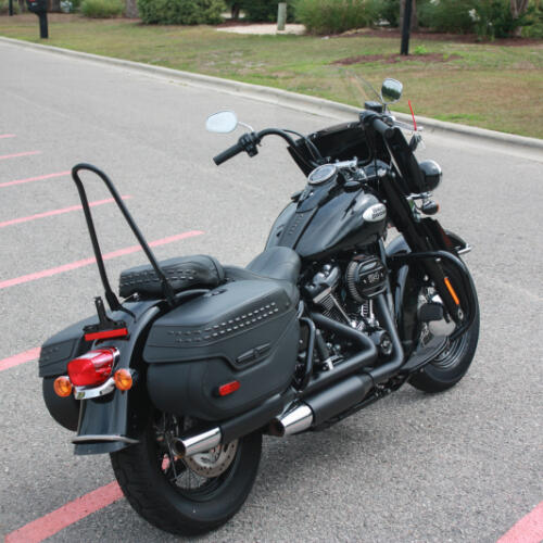 2021 Harley-Davidson® Heritage Classic 114 FLHCS thumb 2