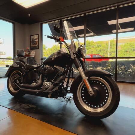 2011 Harley-Davidson® Fat Boy® Lo BLACK DENIM thumb 3