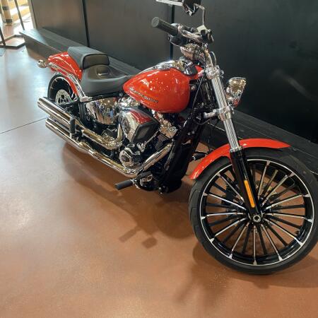 2026 Harley-Davidson® Breakout® FXBR thumb 3