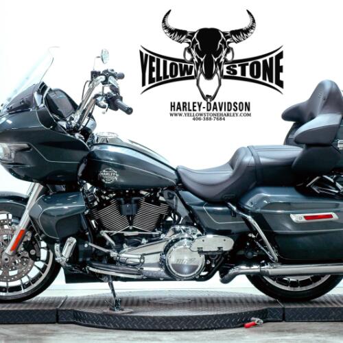 2026 Harley-Davidson® Road Glide Limited Iron Horse Metallic Chrome Trim thumb 0