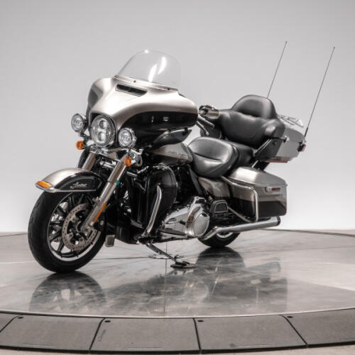 2016 HARLEY-DAVIDSON FLHTK LIMITED in Brilliant Silver/Vivid Black thumb 0