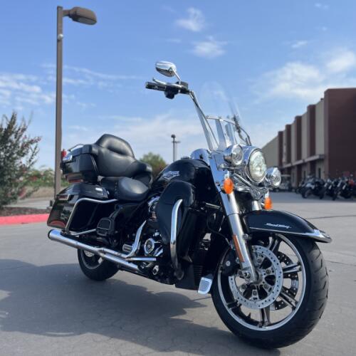 2020 Harley-Davidson® FLHR Road King® Vivid Black 648465 thumb 3