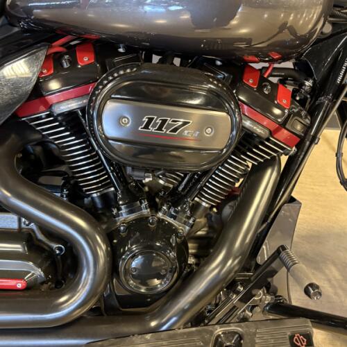 FLHXSE 2020 CVO™ Street Glide® thumb 3