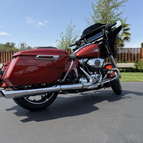 2024 Harley-Davidson® Street Glide® Whiskey Fire thumb 3