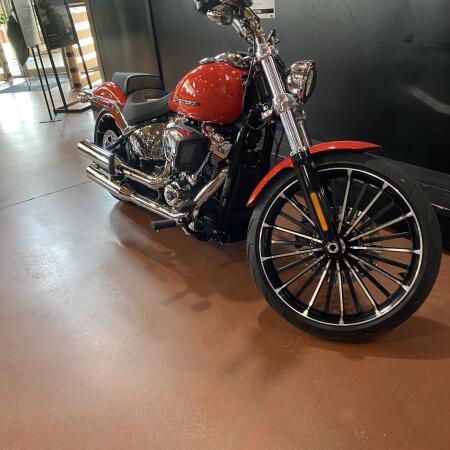 2026 Harley-Davidson® Breakout® FXBR thumb 2