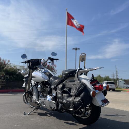 2006 Harley-Davidson® FLSTCI Heritage Softail® Classic 172 GLACIER WHITE 069048 thumb 0