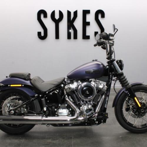 2025 Harley-Davidson FXBB Softail Street Bob 117 in Purple Abyss Denim thumb 3