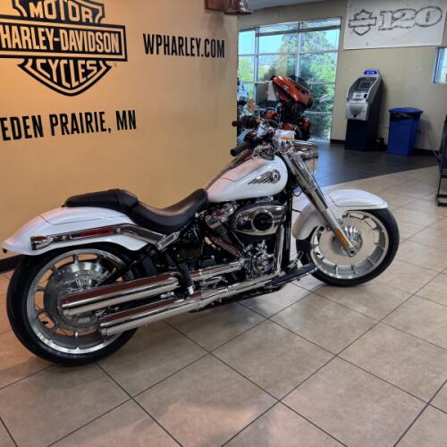 2026 Harley-Davidson® Fat Boy® White Onyx Pearl Chrome Trim thumb 1