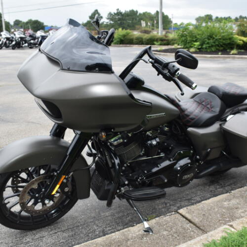 FLTRXS Road Glide® Special thumb 1