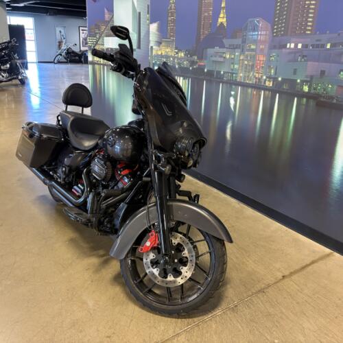 FLHXSE 2020 CVO™ Street Glide® thumb 1